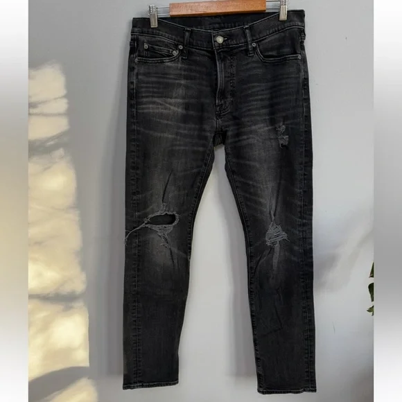 Abercrombie & Fitch Black Distressed Langdon Skinny Jeans in W32 L32 - Picture 2 of 4